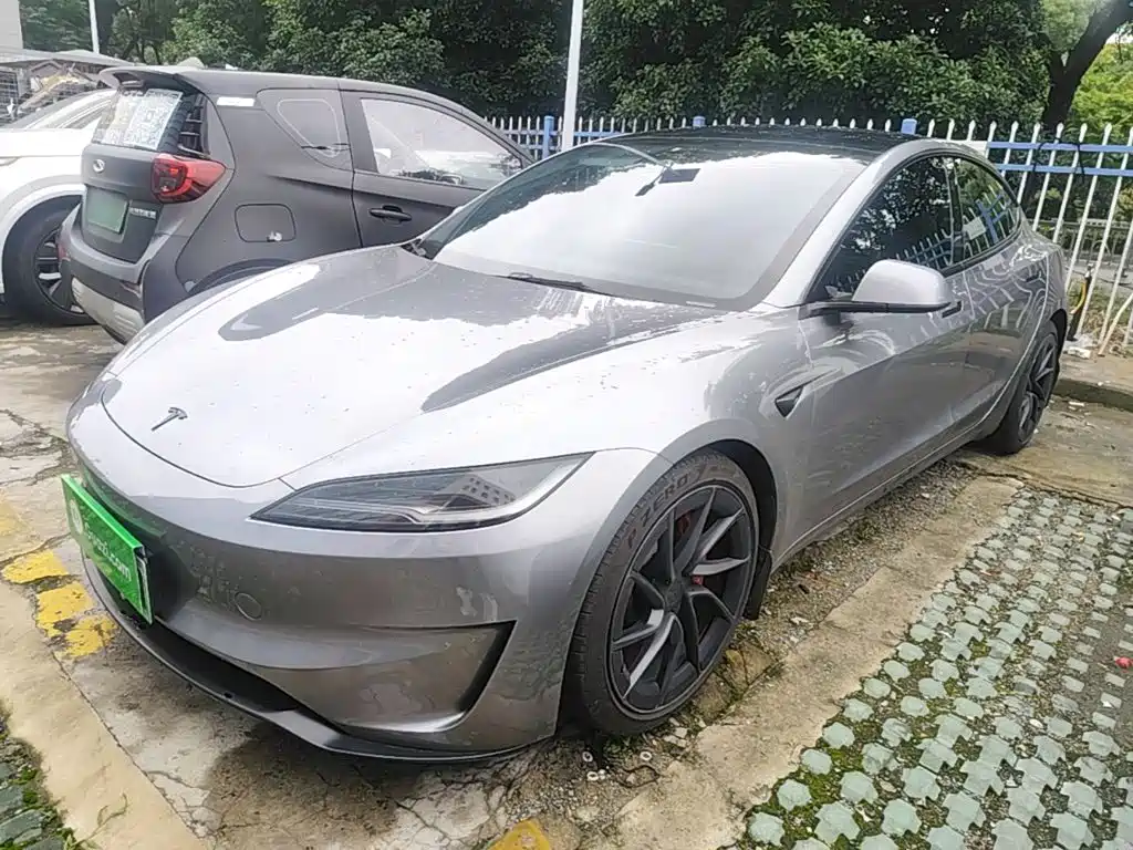Tesla Model 3 2024 High-Performance All-Wheel Drive Edition