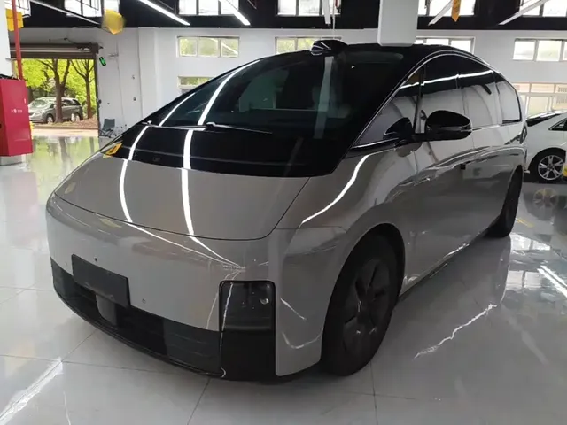 Li Auto MEGA 2024 Ultra