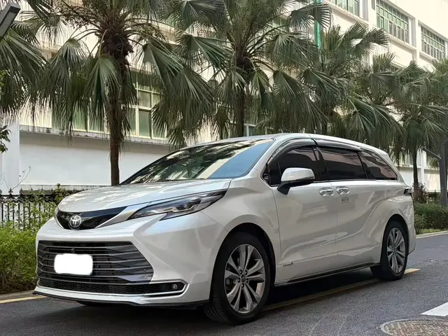 Toyota Sienna 2023 2.5L Hybrid Premium Edition