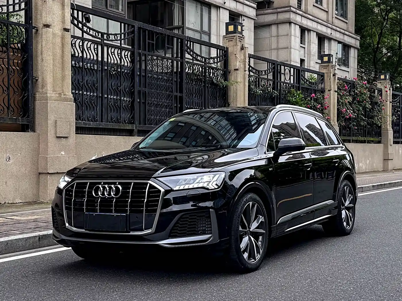 Audi Q7 2023 55 TFSI quattro S line Sport