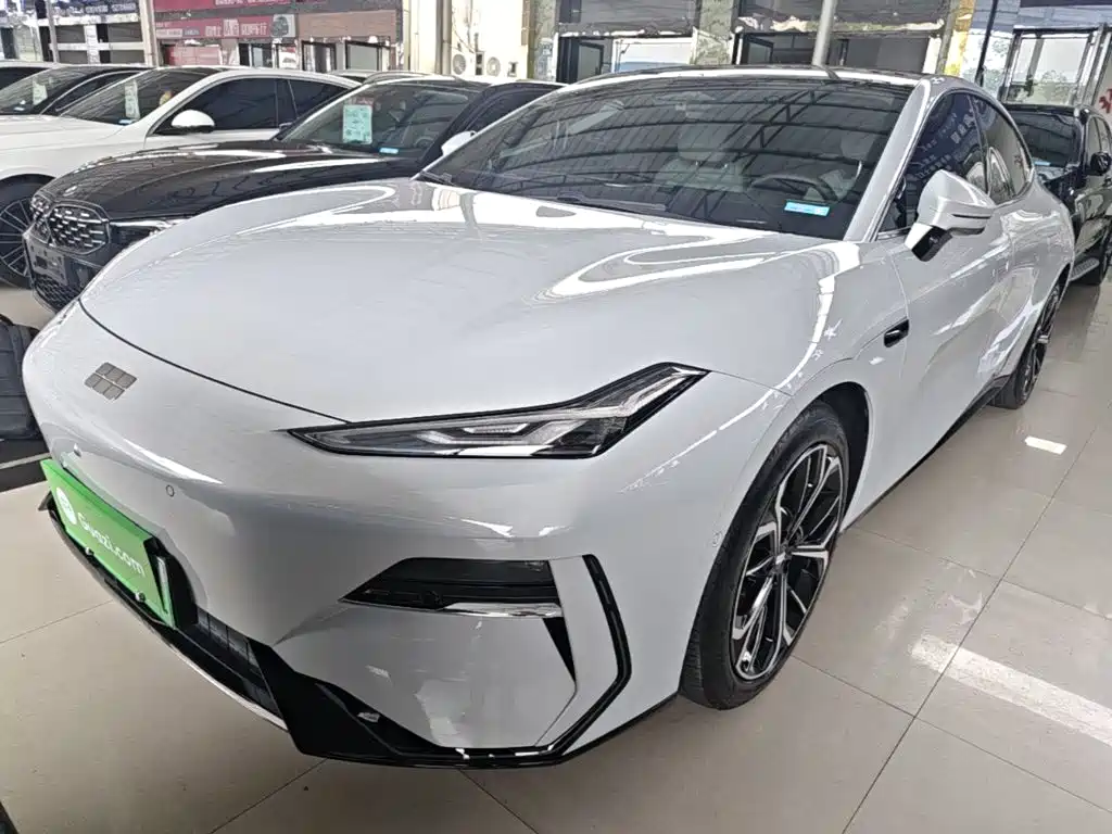 Geely Galaxy E8 2025 700km Long Voyage Smart Drive Edition
