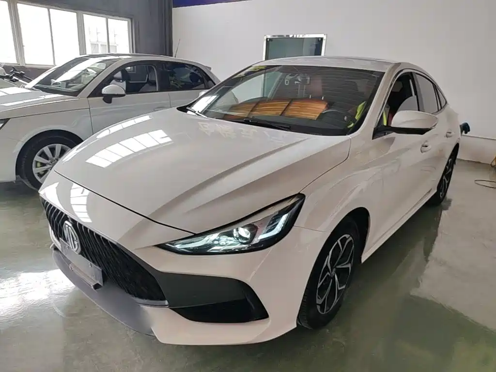 MG 5 2023 180DVVT CVT Luxury Edition
