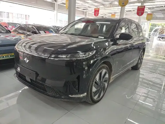 Dongfeng Yipai eπ008 2025 210Ultra Range Extender 5-Seater