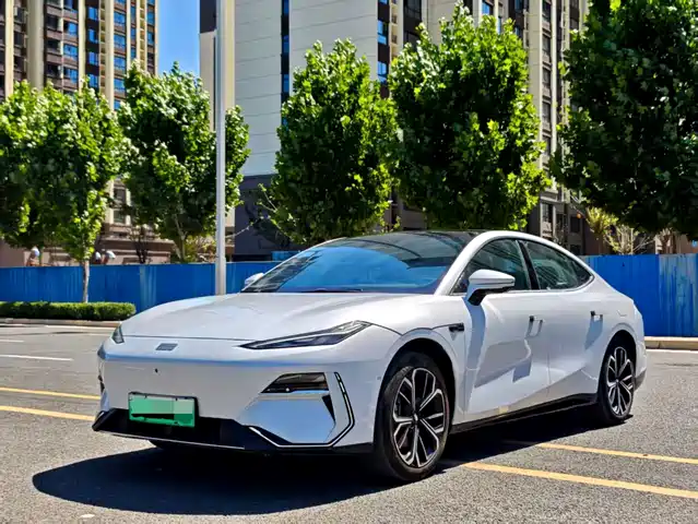 Geely Galaxy E8 2025 700km Long Voyage Smart Drive Edition