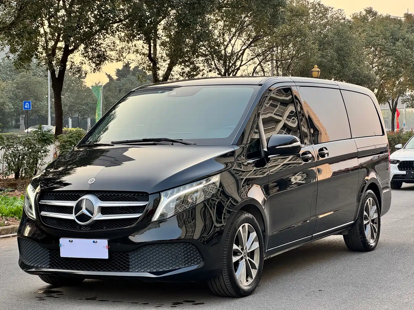 Mercedes-Benz V-Class 2022 V 260 Pilot Edition