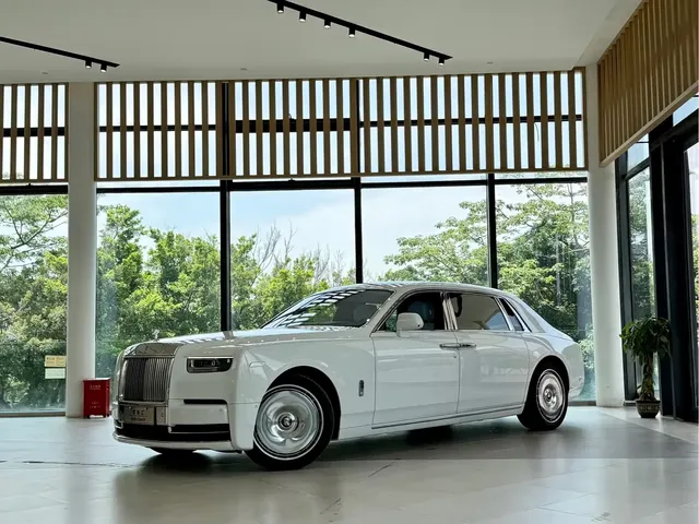 Rolls-Royce Phantom 2024 Long Wheelbase Series II