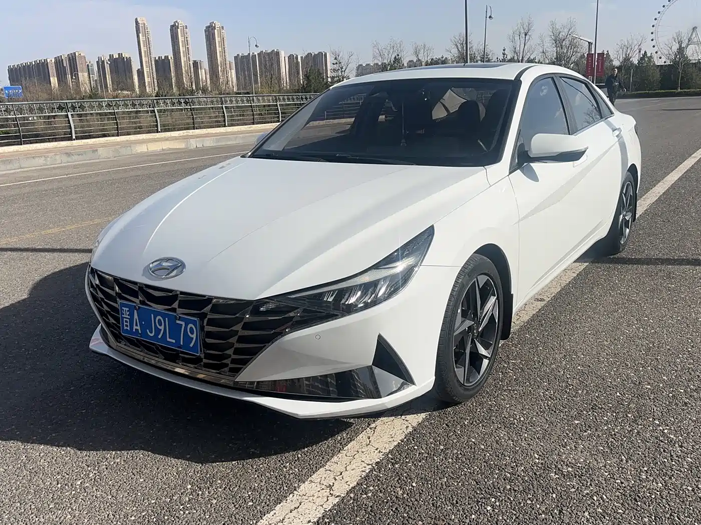 Hyundai Elantra 2022 1.5L CVT LUX Premium Edition