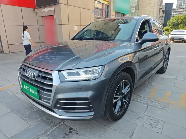 Audi Q5L 2020 Facelift 40 TFSI Honor Fashion