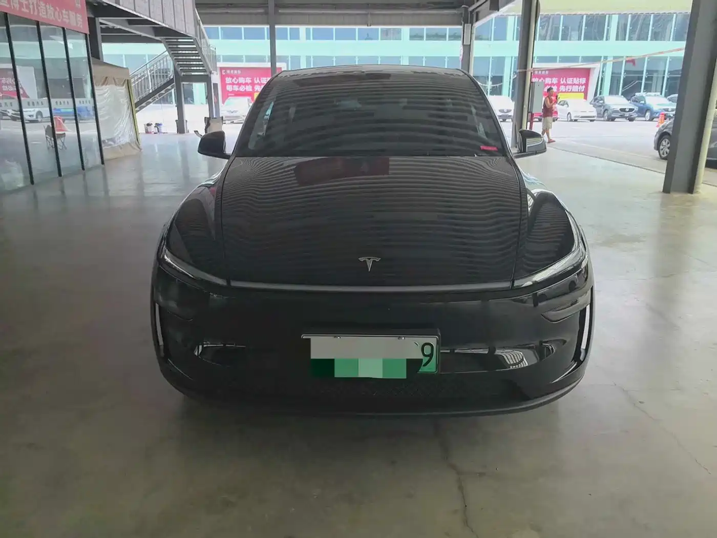 Tesla Model Y 2025 Rear-Wheel Drive