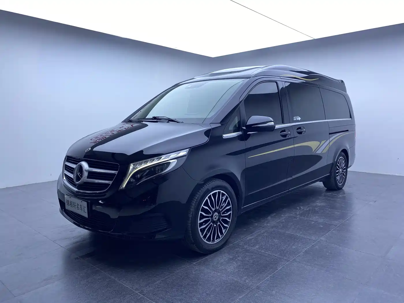 Mercedes-Benz V-Class 2018 V 260 L Premium Long Wheelbase Edition China VI