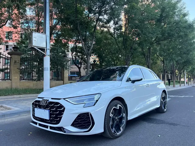 Audi A3 2025 Facelift Sportback 35TFSI Flying Spur Premium