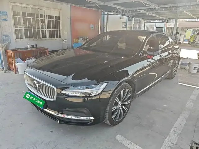 Volvo S90 2023 B5 Intelligent Vision Luxury Edition