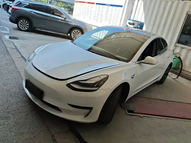 Tesla Model 3 (Import) 2019 Long Range All-Wheel Drive Edition