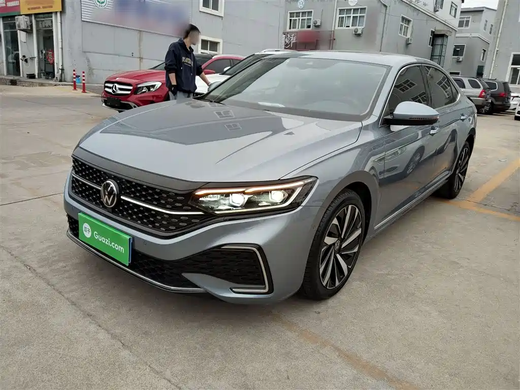 Volkswagen Passat 2022 330TSI Starlight Luxury Edition