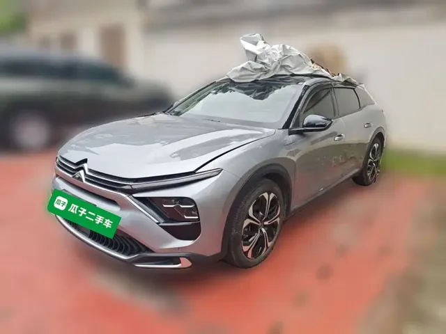Citroën Versailles C5 X 2024 1.6T Momentum Extraordinary
