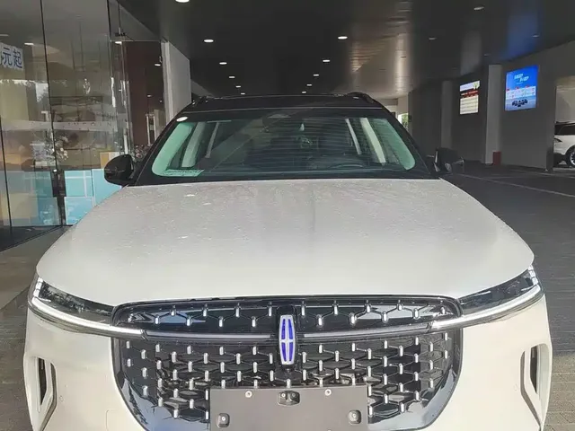 Lincoln Nautilus 2025 2.0T AWD Premium Hybrid