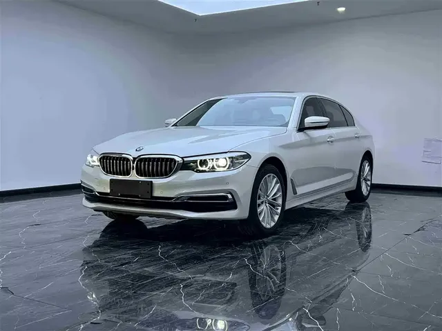 BMW 5 Series 2019 525Li Luxury Package