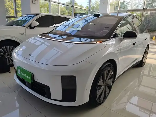 Li Auto Li i8 2025 Standard Edition