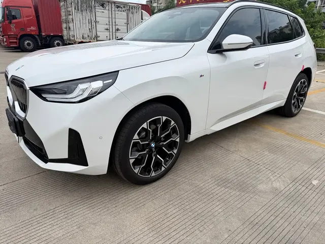 BMW X3 2026 xDrive30L Leading Trim M Sport Shadowline Package