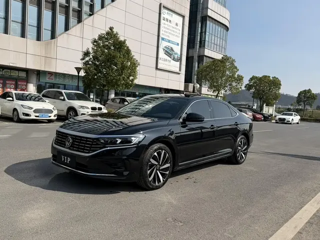 Volkswagen Passat 2023 Facelift 330TSI Starlight Elite Edition