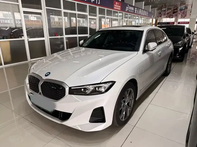 BMW i3 2025 eDrive 35 L