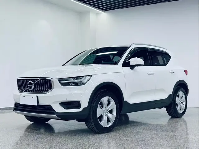 Volvo XC40 2022 Model T4 AWD Smart Drive Fashion Edition
