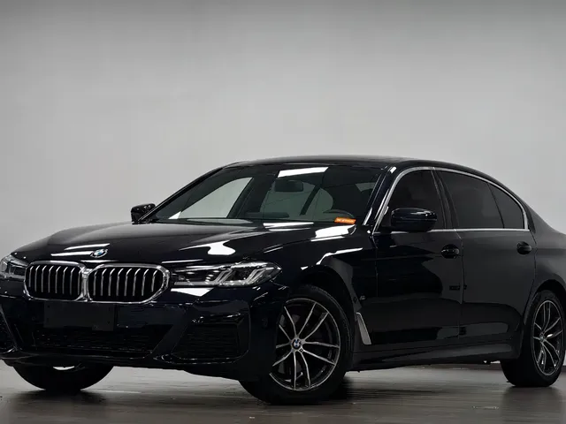 BMW 5 Series 2022 525Li M Sport Package