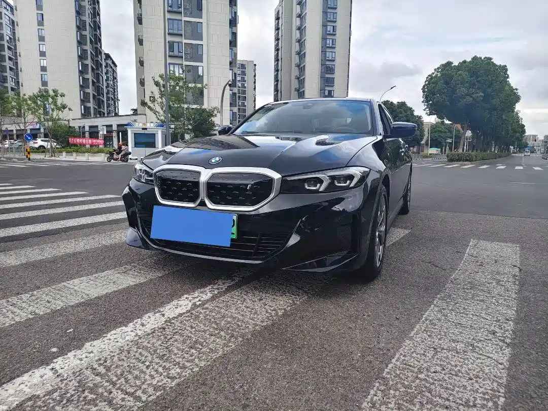 BMW i3 2024 eDrive 35 L