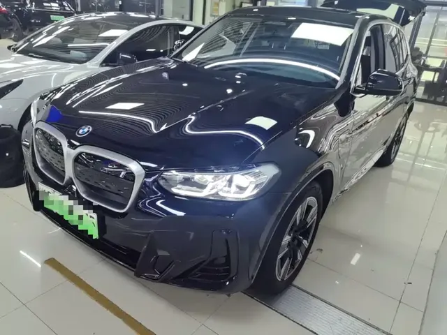 BMW iX3 2024 Leading Edition