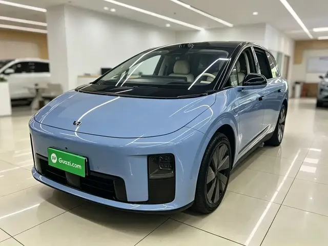 Li Auto Li i8 2025 Standard Edition