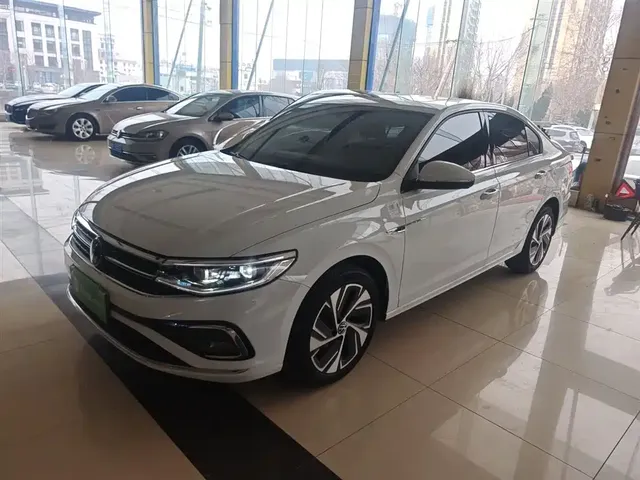 Volkswagen Bora 2023 300TSI DSG Premium Edition