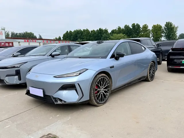 Geely Galaxy E8 2025 620km AWD Starship LiDAR Smart Drive Edition