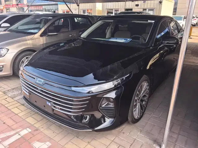 Besturn B70 2025 Dragon Soar Edition 1.5T Black Knight