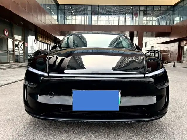 Tesla Model Y 2025 Rear-Wheel Drive
