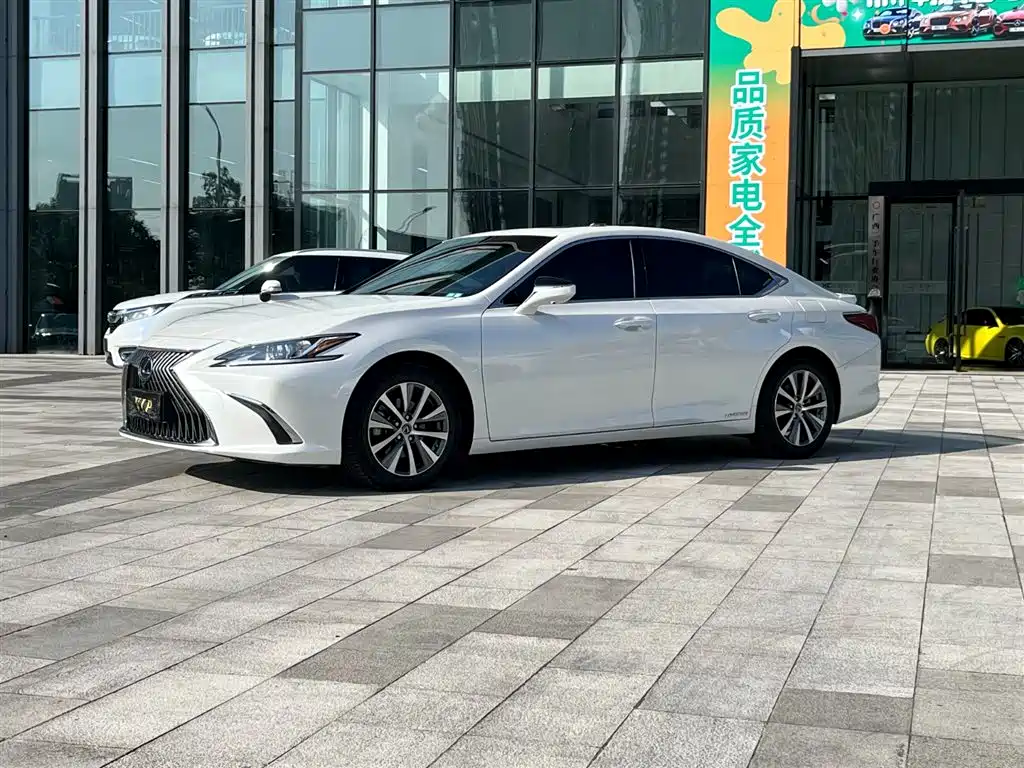 Lexus ES 2020 Model 300h Excellence Edition