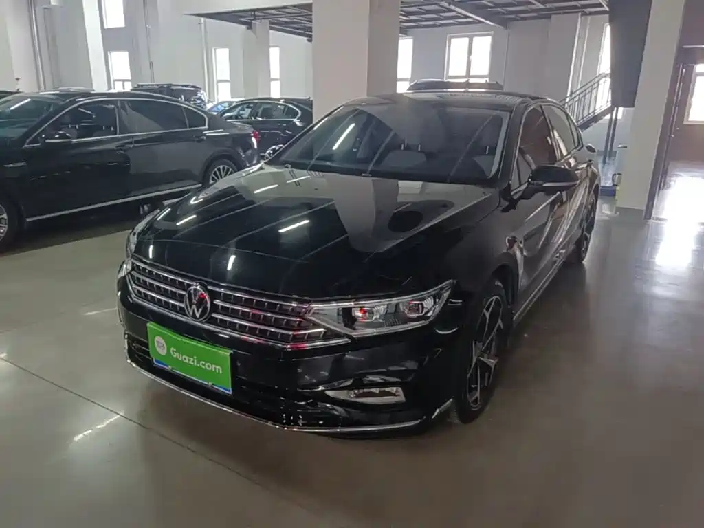 Volkswagen Magotan 2023 2 Million Units Anniversary Edition 330TSI DSG Leading Type