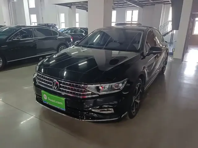 Volkswagen Magotan 2023 2 Million Units Anniversary Edition 330TSI DSG Leading Type