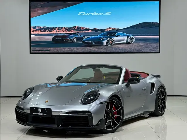Porsche 911 2022 Turbo S Cabriolet 3.7T