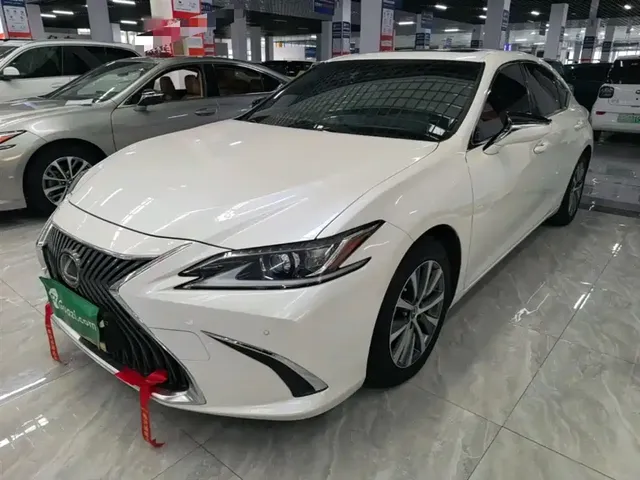 Lexus ES 2020 200 Excellence