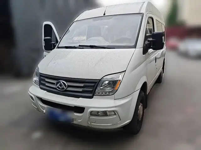 SAIC Maxus Xintu V80 2021 2.0T Manual Classic Aoyuntong Short Wheelbase Medium Roof 5/6-Seater