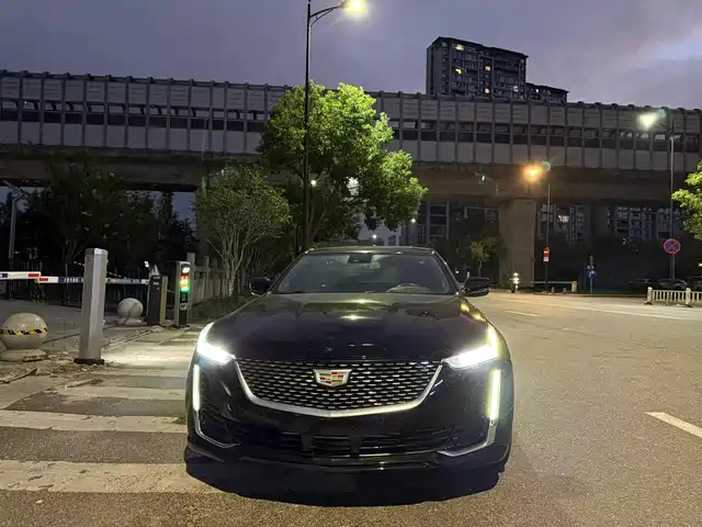 Cadillac CT5 2021 28T Fashion