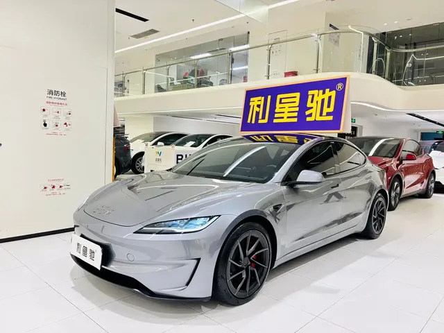 Tesla Model 3 2024 High-Performance All-Wheel Drive Edition