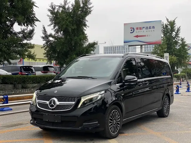 Mercedes-Benz V-Class 2018 V 260 L Premium Long Wheelbase Edition China VI