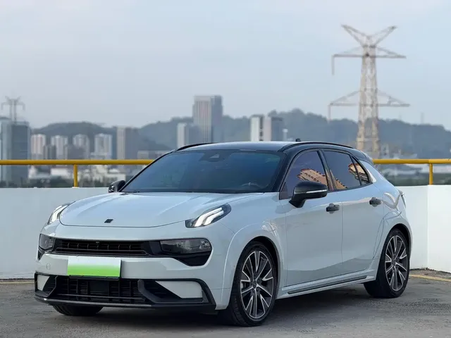 Lynk & Co 02 Hatchback 2021 2.0TD Halo