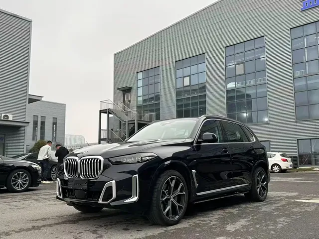 BMW X5 2025 Model xDrive 30Li Exclusive M Sport Blackout Package