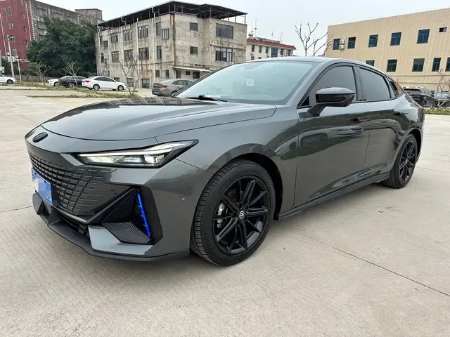 Changan UNI-V 2023 1.5T Luxury Edition