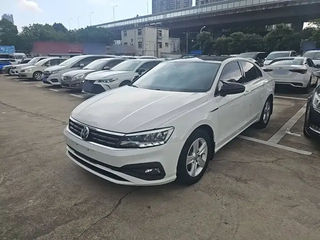 Volkswagen Lamando 2021 230TSI DSG Fashion Edition