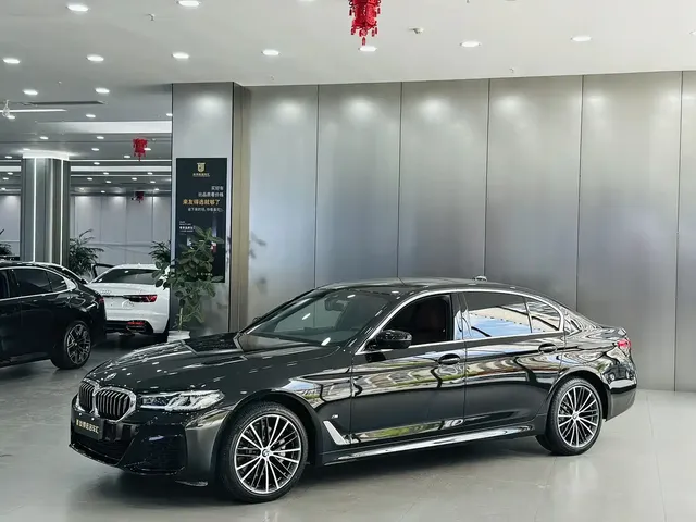 BMW 5 Series 2022 Facelift 530Li Leading M Sport Package