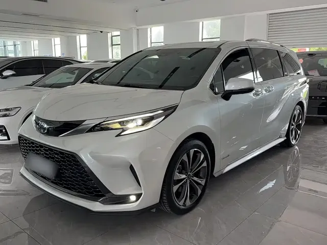 Toyota Granvia 2023 2.5L Hybrid Flagship VIP Edition