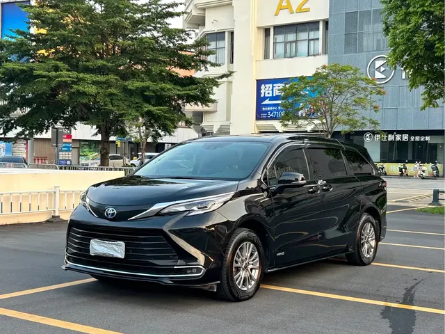 Toyota Sienna 2023 2.5L Hybrid Comfort Edition